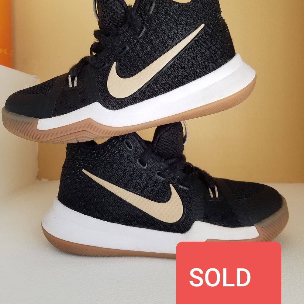 SOLD__ Nike Kirye toddler boy size 11c